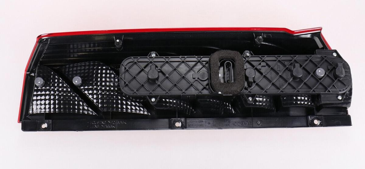 5801523220 Iveco Lanterna traseira esquerda