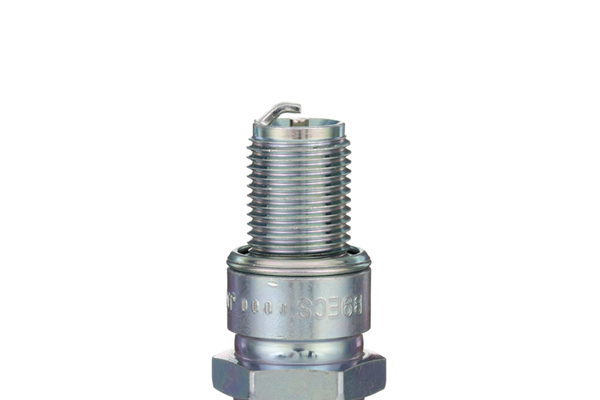 Vela de ignição 0948200066 Suzuki