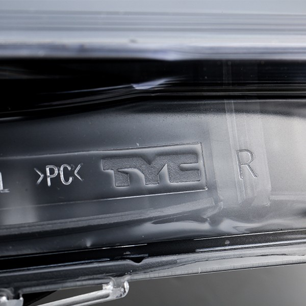 Luz direita 1EG27037041 General Motors