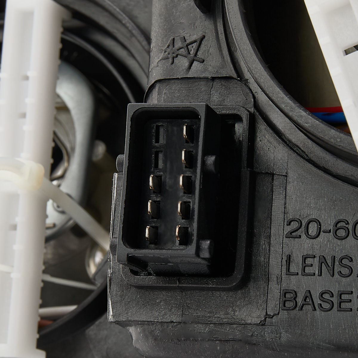 Luz direita General Motors 4421125R