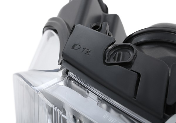 Compre 206243052 TYC Luz direita