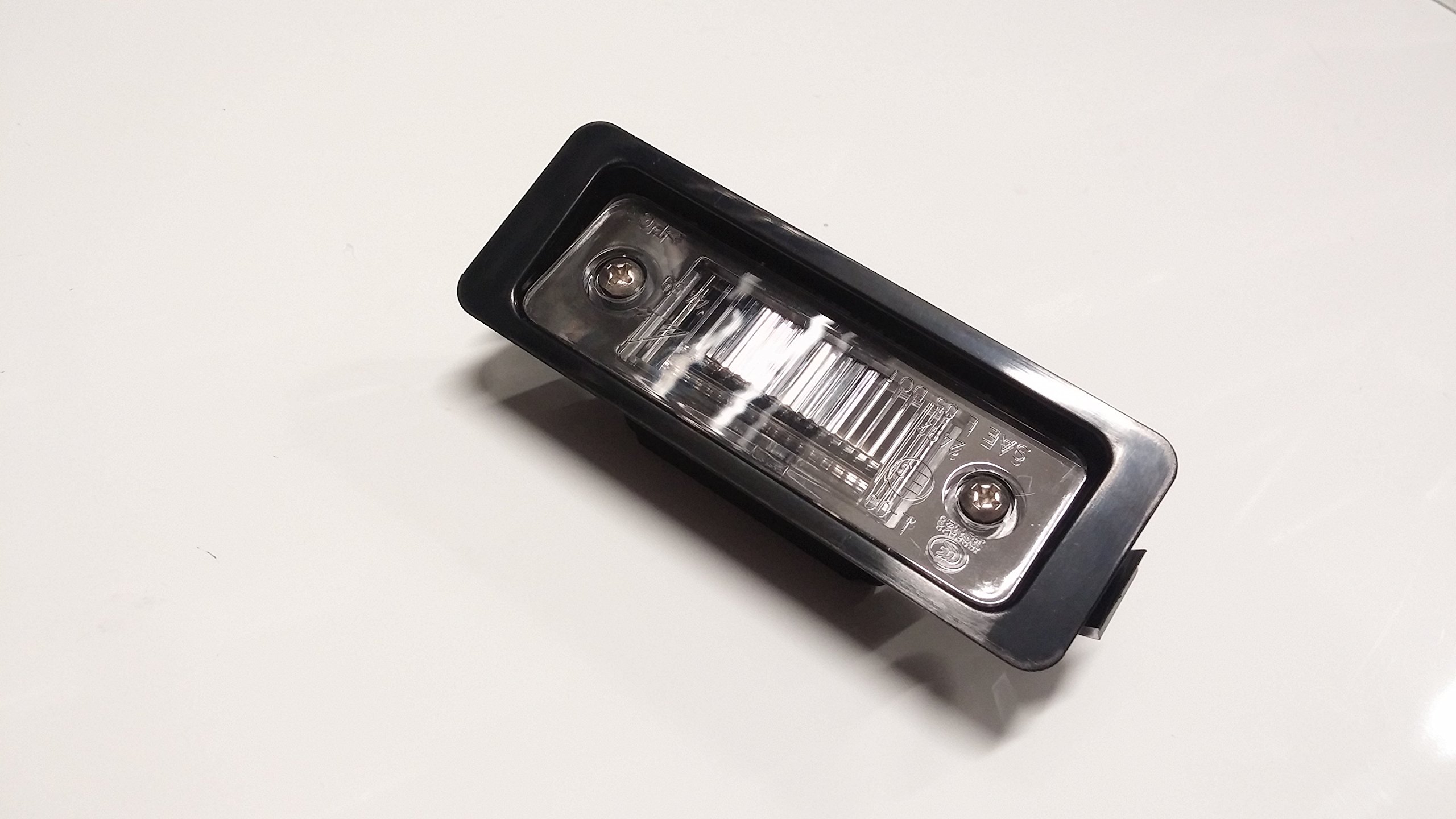 Lanterna da luz de fundo de matrícula traseira Volvo C30 M ao melhor preço