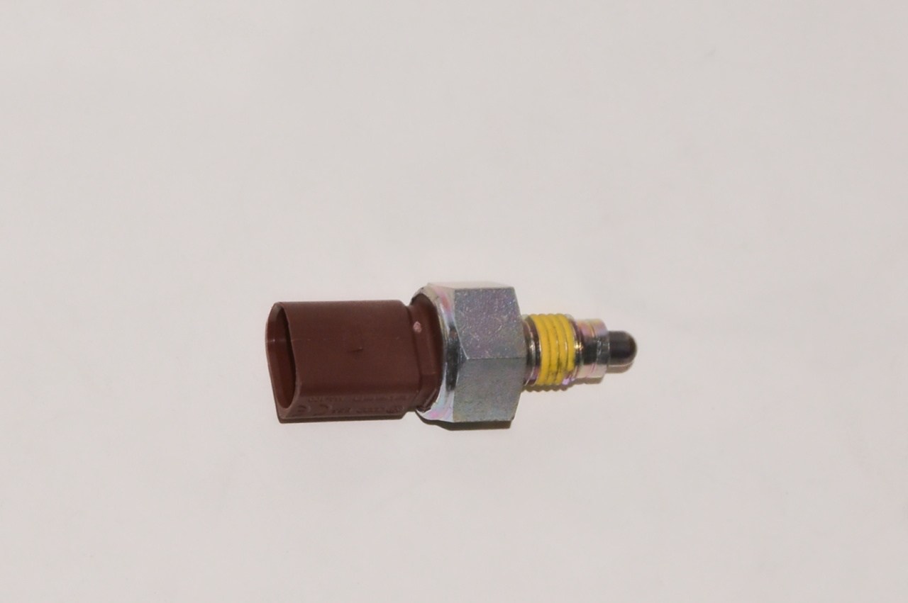 02T945415P VAG Sensor de ativação das luzes de marcha à ré