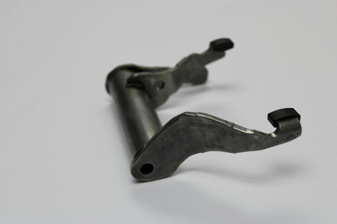 02U311562G VAG Forquilha de mudança da Caixa de Mudança
