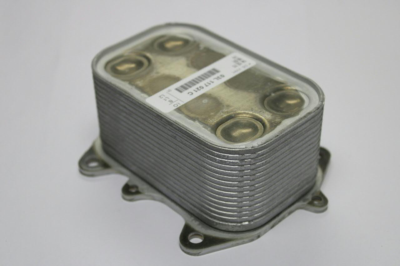 Radiador de óleo (frigorífico), debaixo de filtro VAG 03L117021C preço, a partir de 46,55 USD