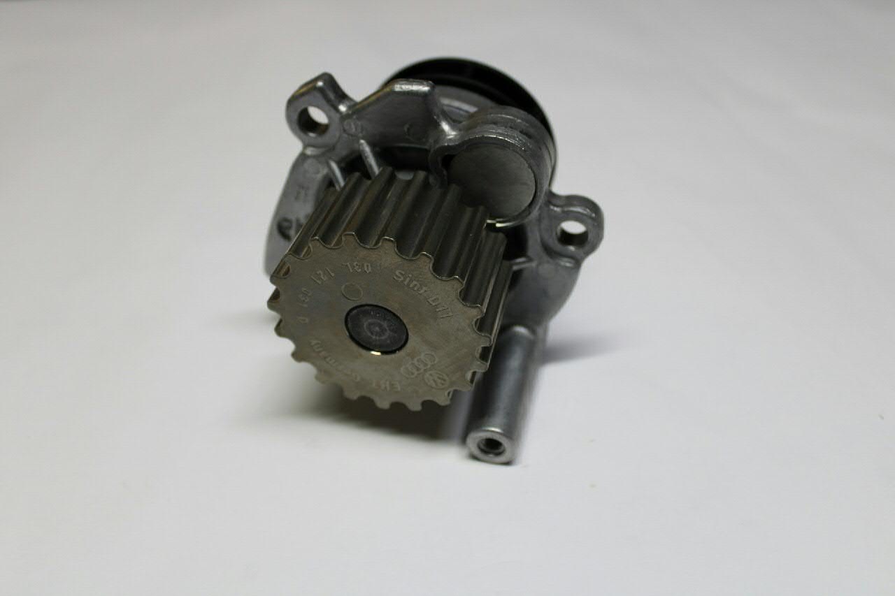 Bomba de água (bomba) de esfriamento VAG 03L121011Q preço, a partir de 49,37 USD