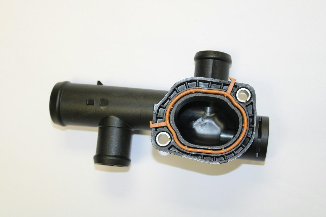 Flange do sistema de esfriamento (união em T) VAG 03L121132P preço, a partir de 21,10 USD