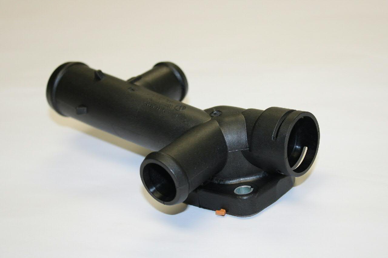 03L121132P VAG Flange do sistema de esfriamento (união em T)