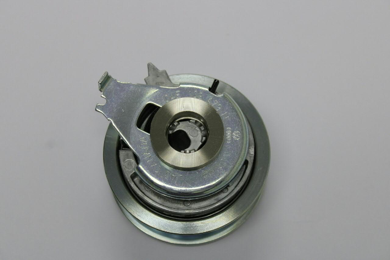 Rolo de reguladora de tensão da correia do mecanismo de distribuição de gás VAG 04E109479H preço, a partir de 22,99 USD