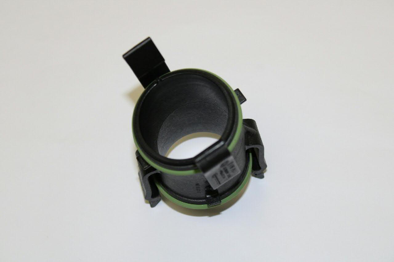 04E145875F VAG Cano derivado de ar, saída de turbina (supercompressão)