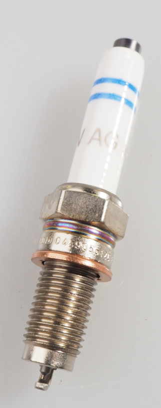 Vela de ignição para Audi A4 8W2, 8WC