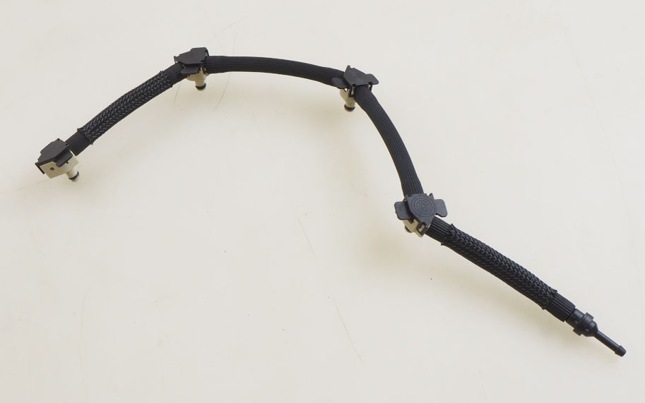 04L130235N VAG Tubo de combustível, inverso desde os injetores