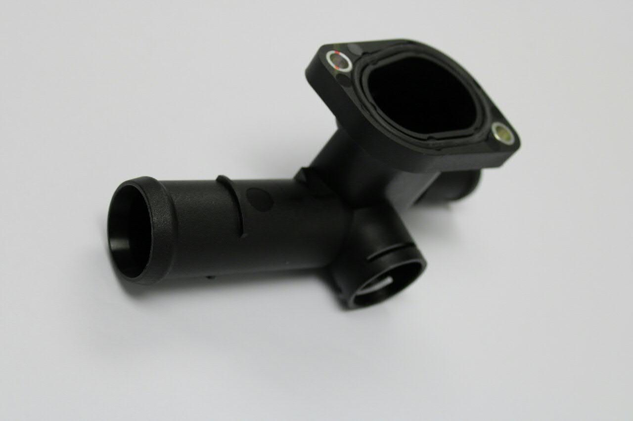 Flange do sistema de esfriamento (união em T) VAG 06A121132AG preço, a partir de 6,84 USD
