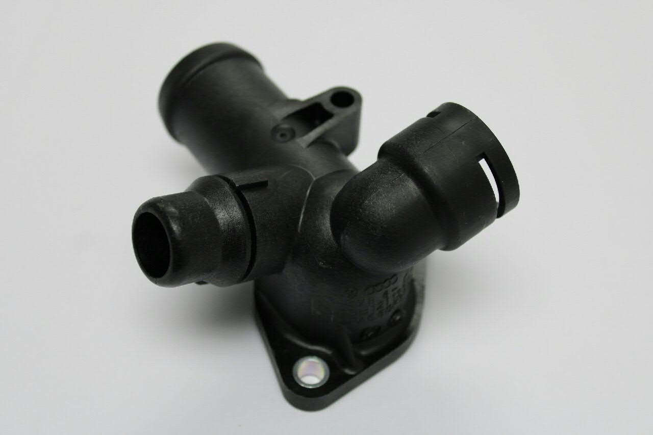 06B121132D VAG Flange do sistema de esfriamento (união em T)