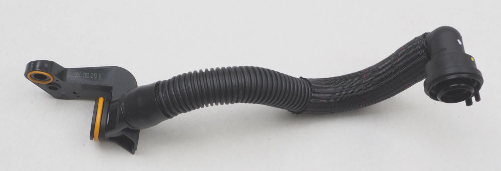 06K103213K VAG Cano derivado de ventilação de cárter (de separador de óleo)