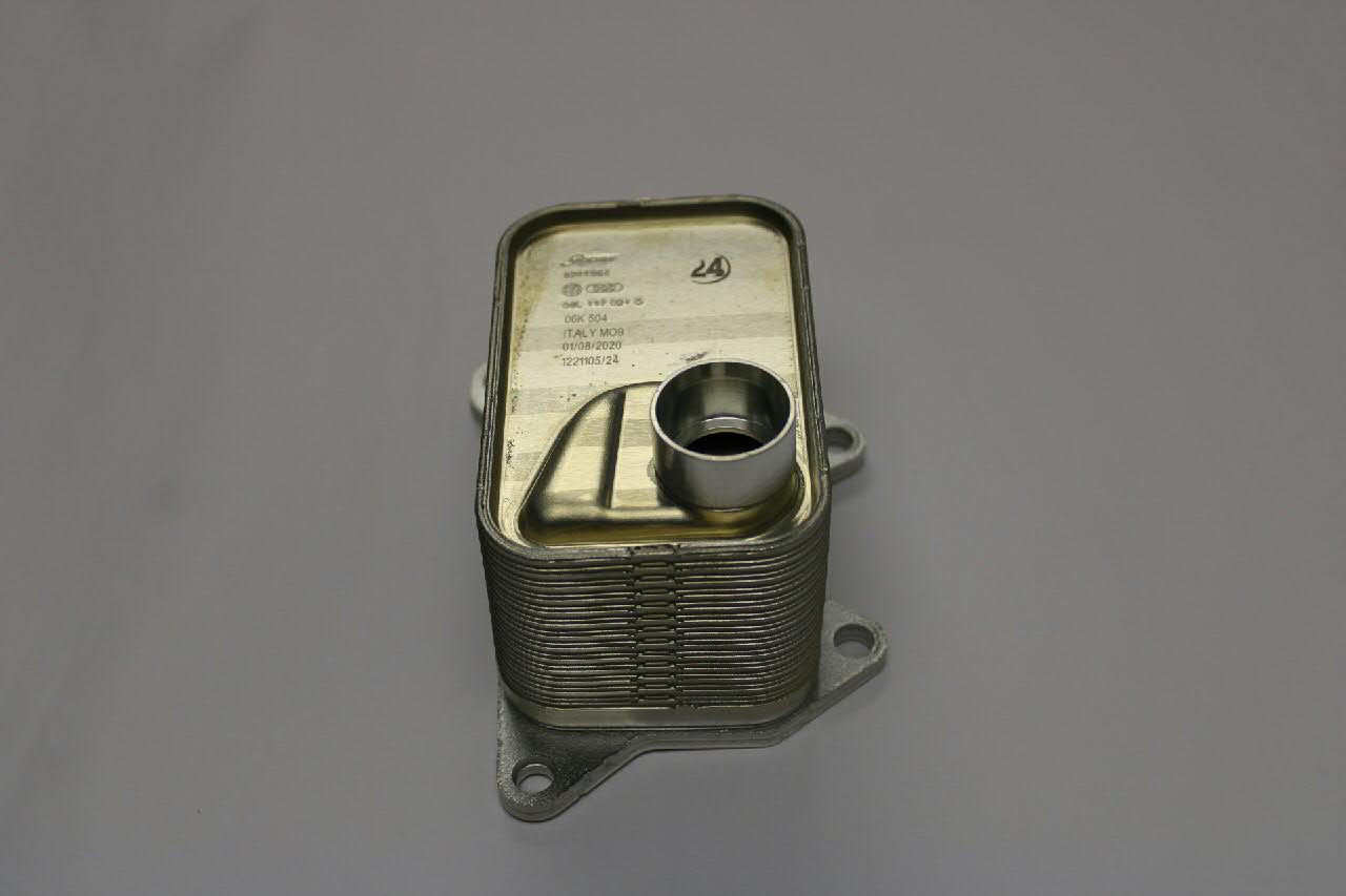 Radiador de óleo (frigorífico), debaixo de filtro VAG 06L117021G preço, a partir de 88,53 USD
