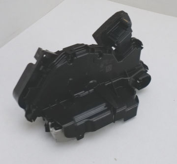 Fecho da porta dianteira esquerda para Volkswagen Jetta VII BU3, BU4