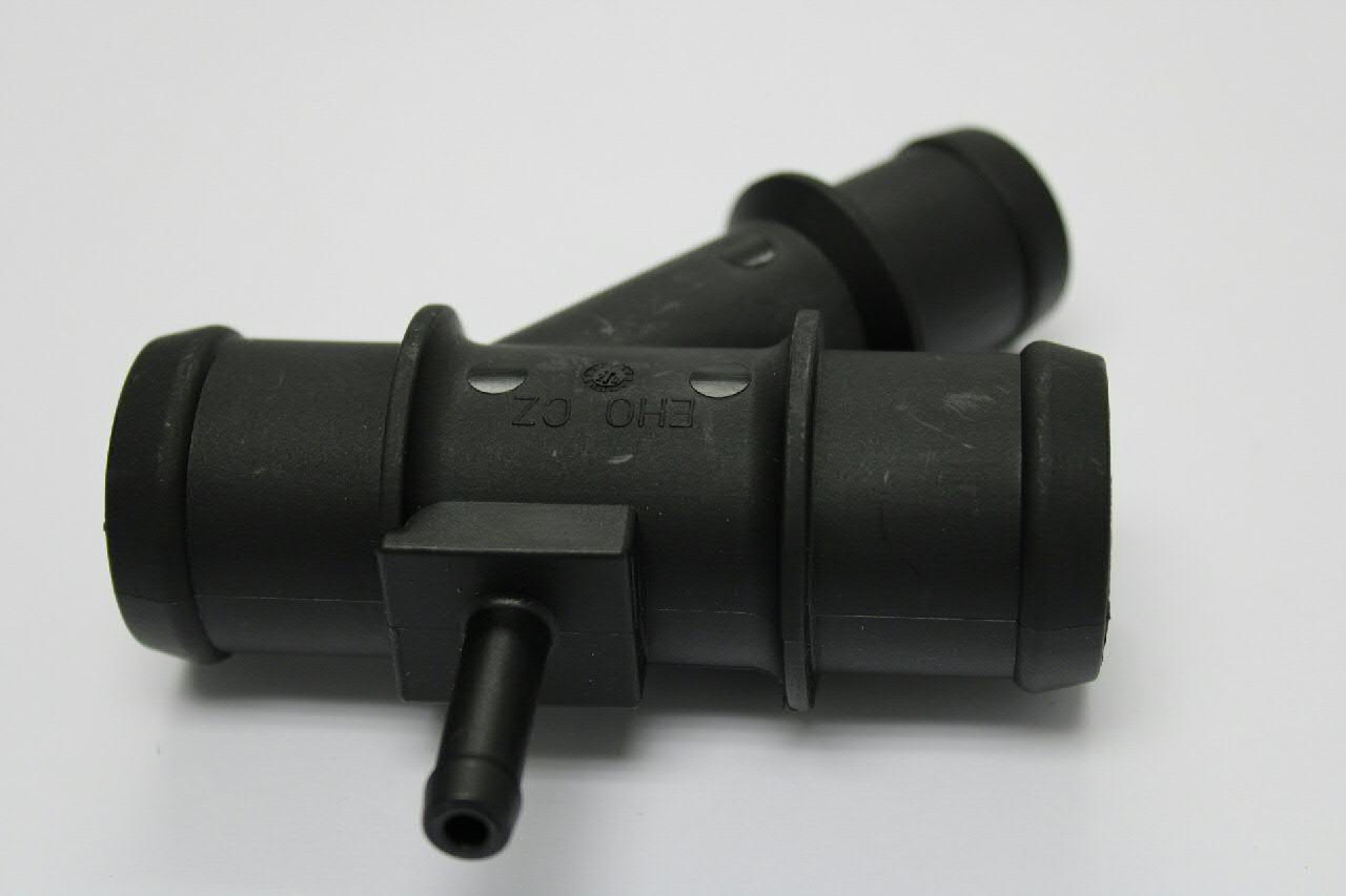 Compre 1K0121087H VAG Flange do sistema de esfriamento (união em T)