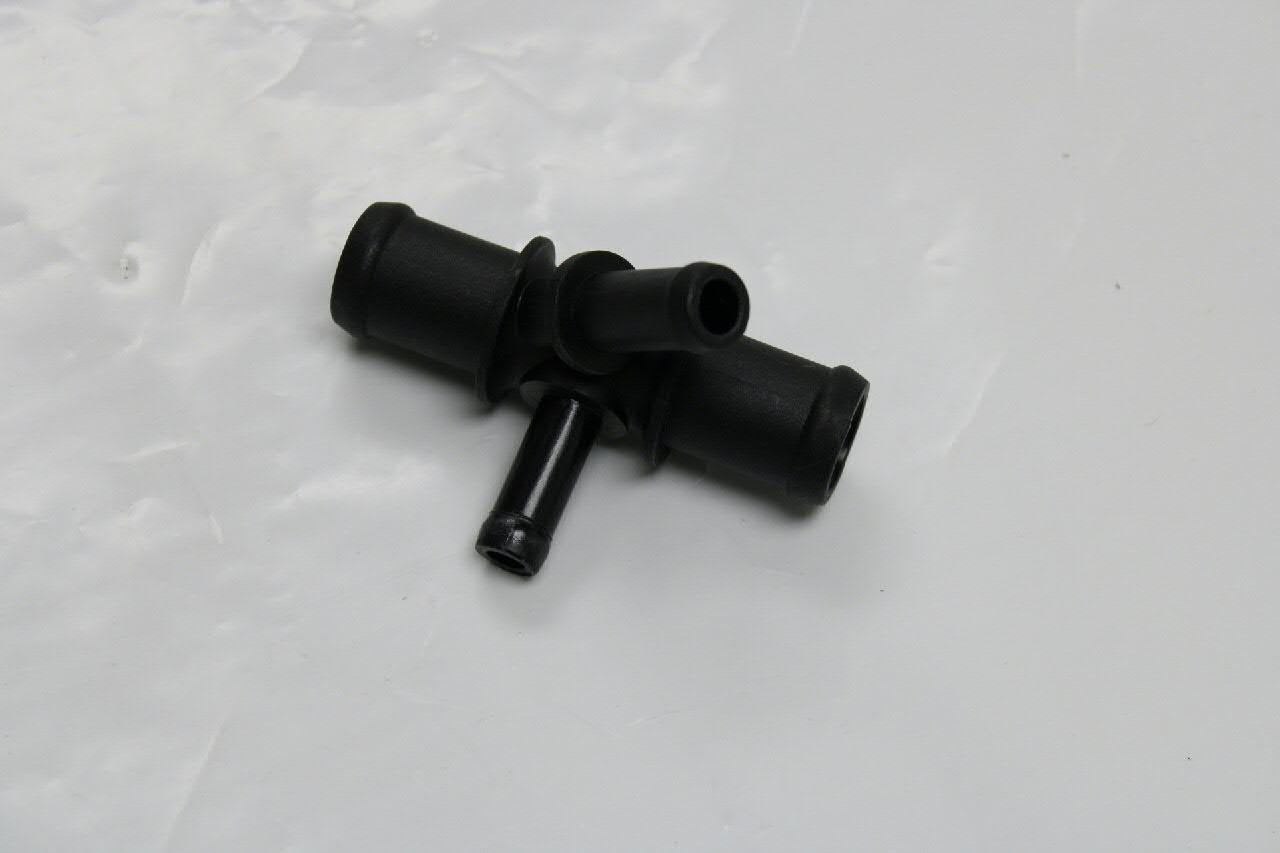 1K0121087P VAG Flange do sistema de esfriamento (união em T)