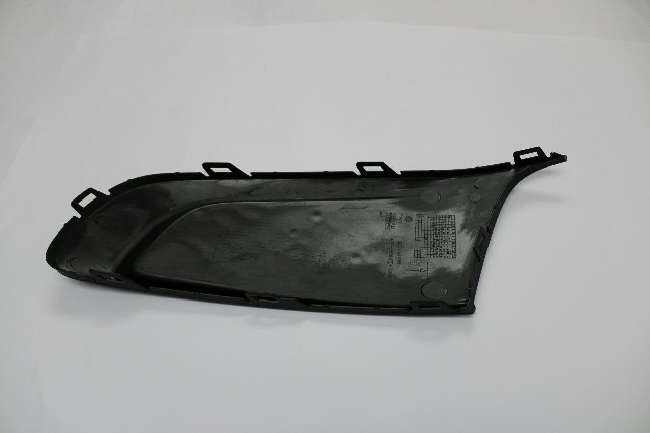 Compre 2K58536669B9 VAG Tampão (grelha) das luzes de nevoeiro do pára-choque dianteiro direito