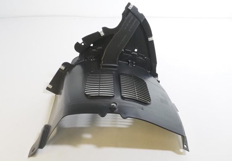 Guarda-barras direito do pára-lama dianteiro para Volkswagen Passat 3G5, CB5