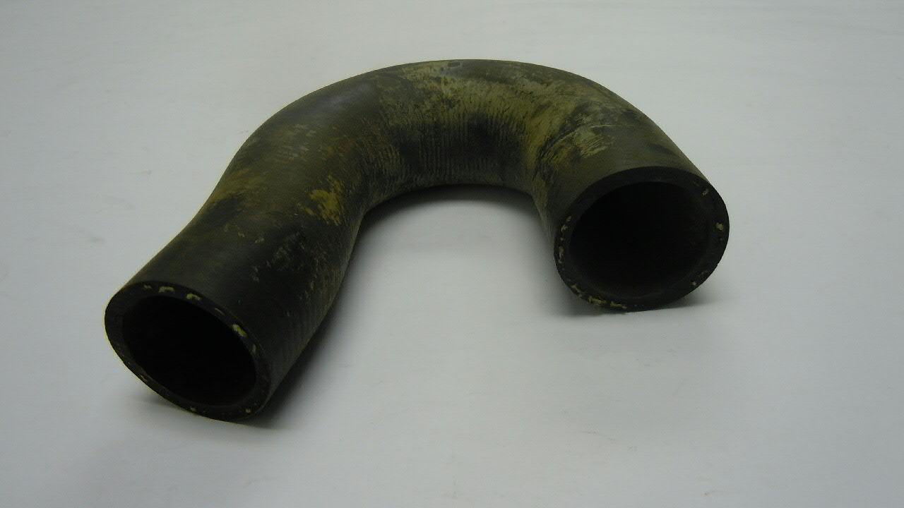 443121055D VAG Mangueira (cano derivado) inferior do radiador de esfriamento