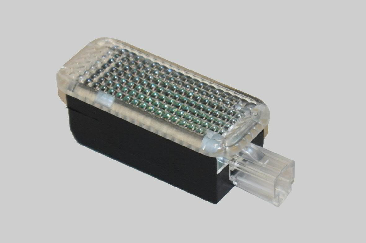 Quebra-luz da luz de fundo da seção de bagagem VAG 4E0947415 preço, a partir de 40,86 USD