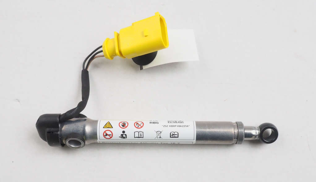 4M0823823E VAG Pirotecnia do capô