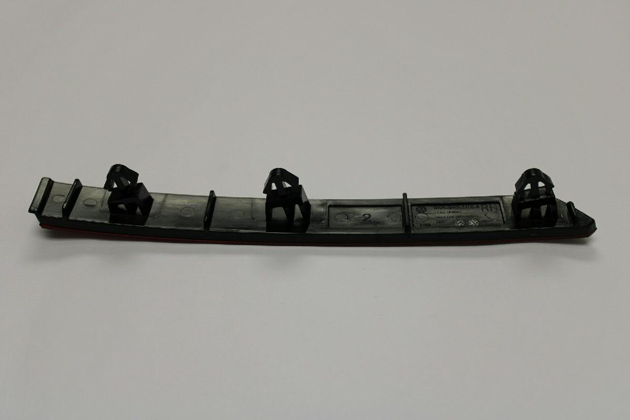 Retrorrefletor (refletor) do pára-choque traseiro direito VAG 5NA945106A preço, a partir de 28,51 USD