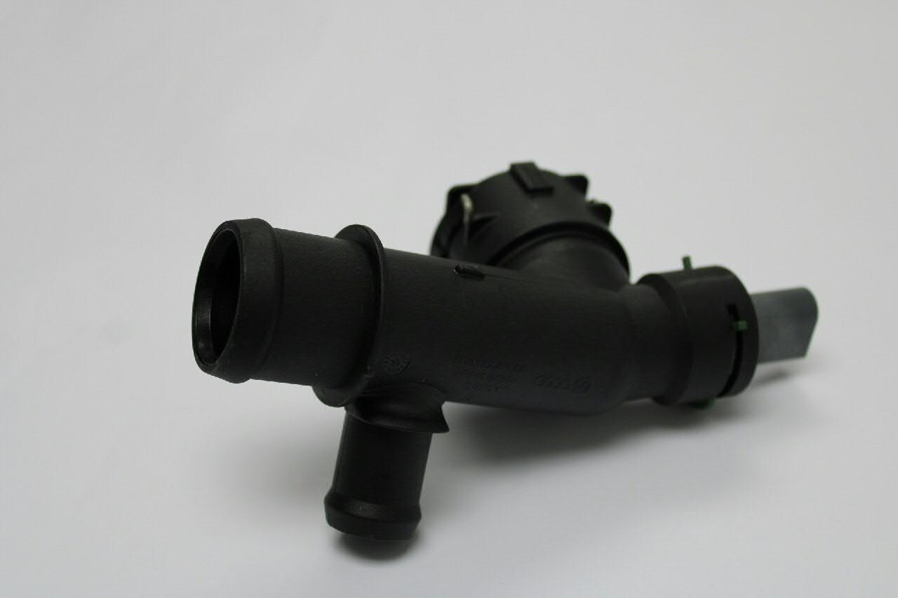 Flange do sistema de esfriamento (união em T) VAG 5Q0122291DS preço, a partir de 9,43 USD