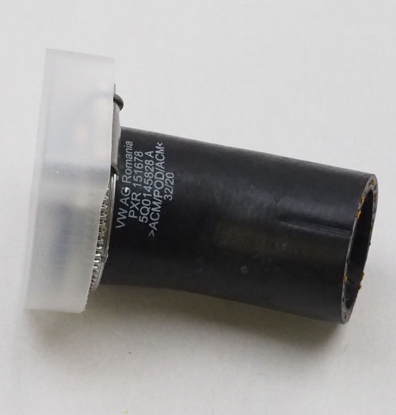 5Q0145828A VAG Cano derivado de ar, saída de turbina (supercompressão)
