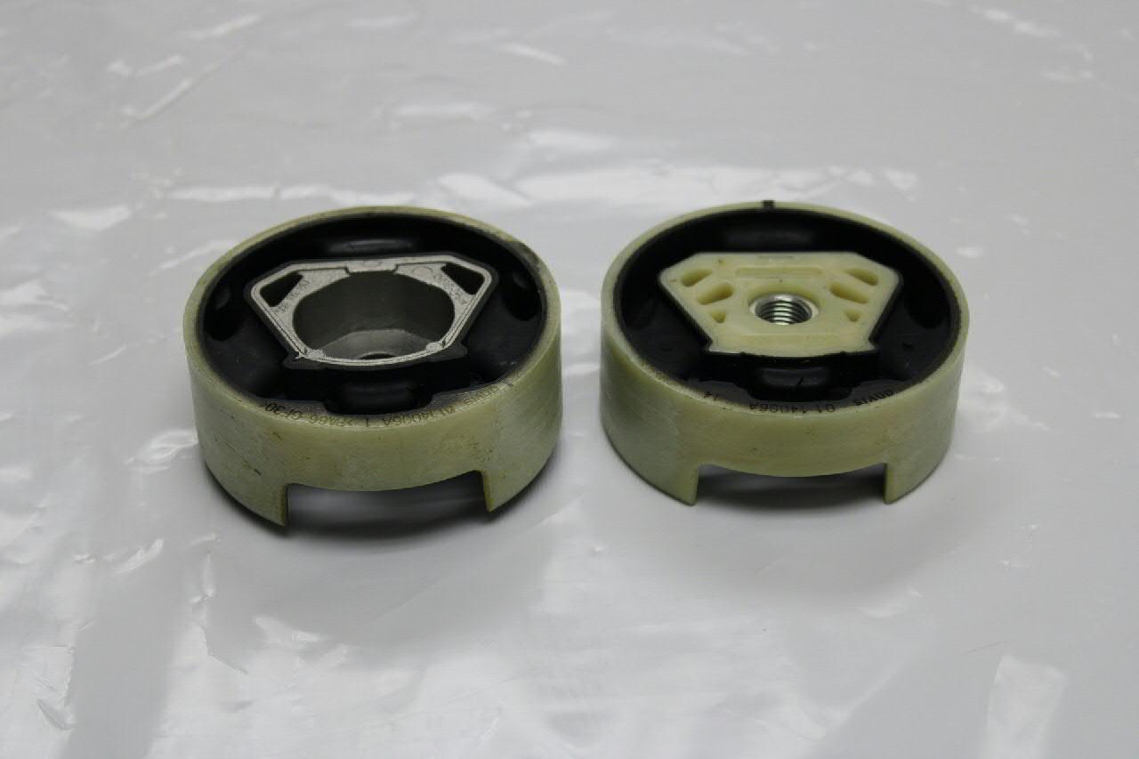 Bloco silencioso (coxim) de viga dianteira (de plataforma veicular) 5Q0198037A VAG