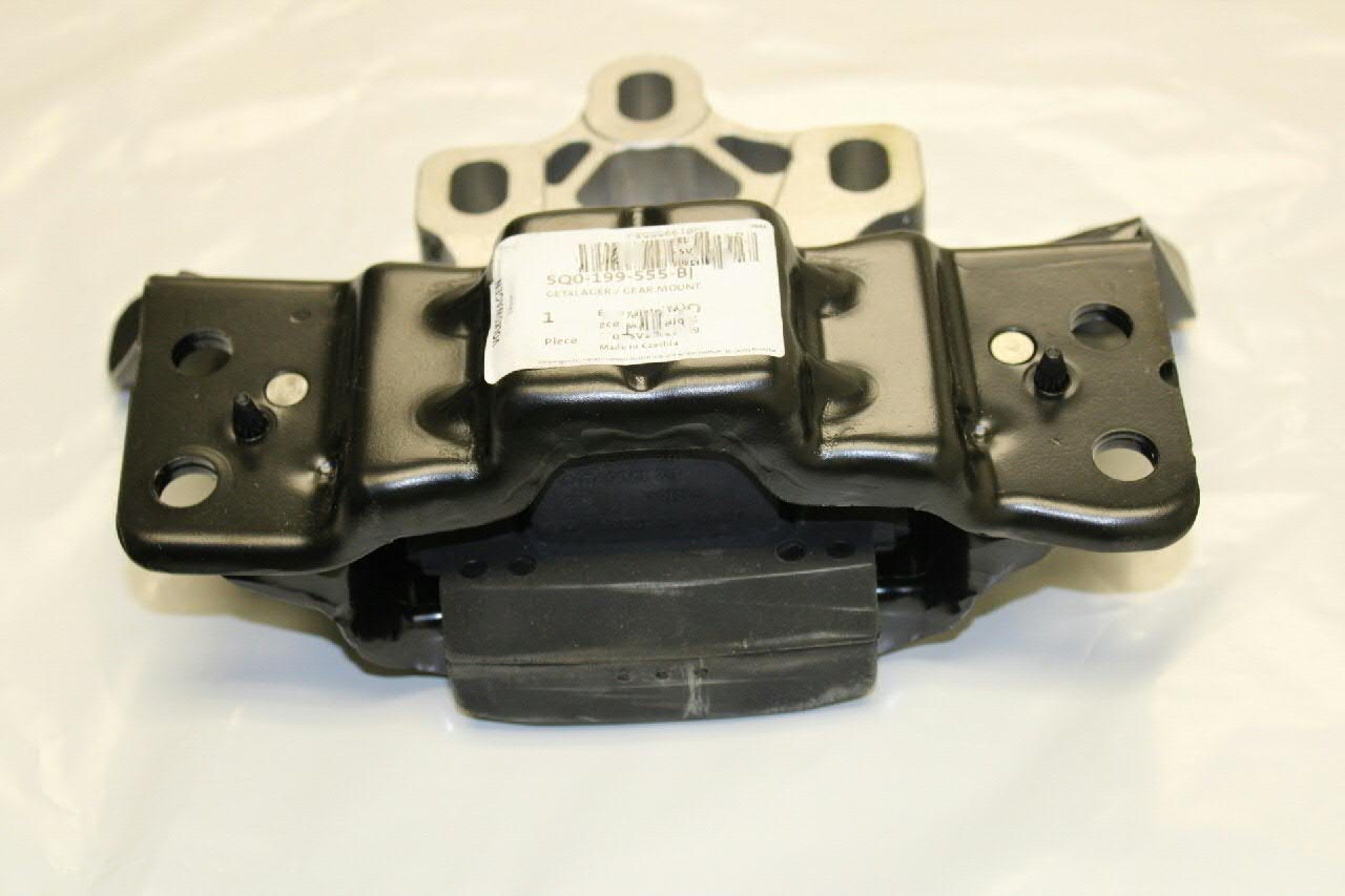 Coxim (suporte) esquerdo de motor 5Q0199555BJ VAG