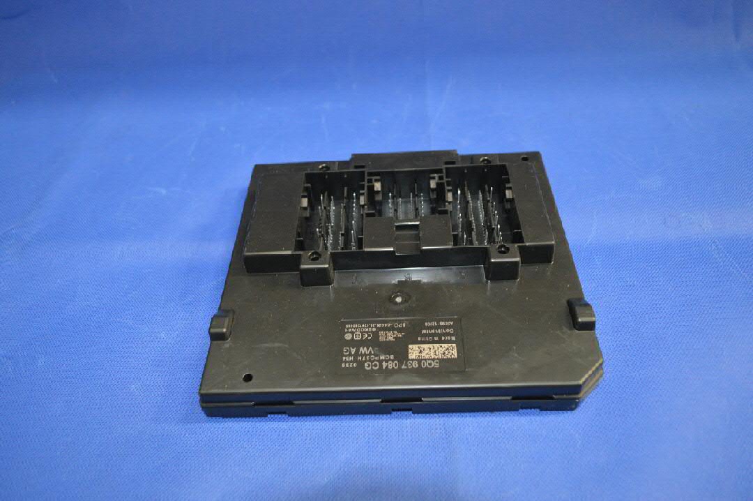 Módulo de direção (Centralina eletrônica) da rede de bordo VAG 5Q0937084CG preço, a partir de 187,28 USD