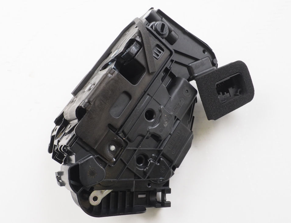 Compre 5TA839015L VAG Fecho da porta traseira esquerda