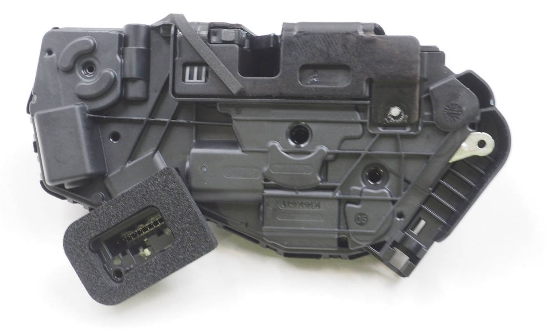 Fecho da porta traseira direita VAG 5TA839016T preço, a partir de 100,57 USD