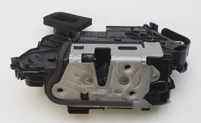 5TB837015D VAG Fecho da porta dianteira esquerda