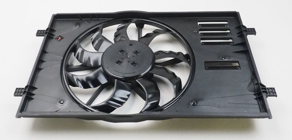 5WA121203F VAG Difusor do radiador de esfriamento, montado com motor e roda de aletas