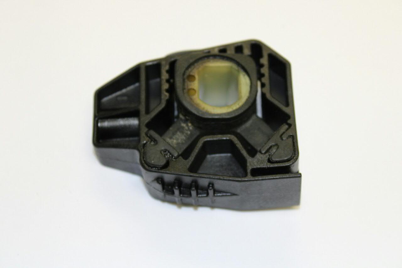 Consola (coxim de fixação) inferior do radiador VAG 6Q0121367A preço, a partir de 4,87 USD