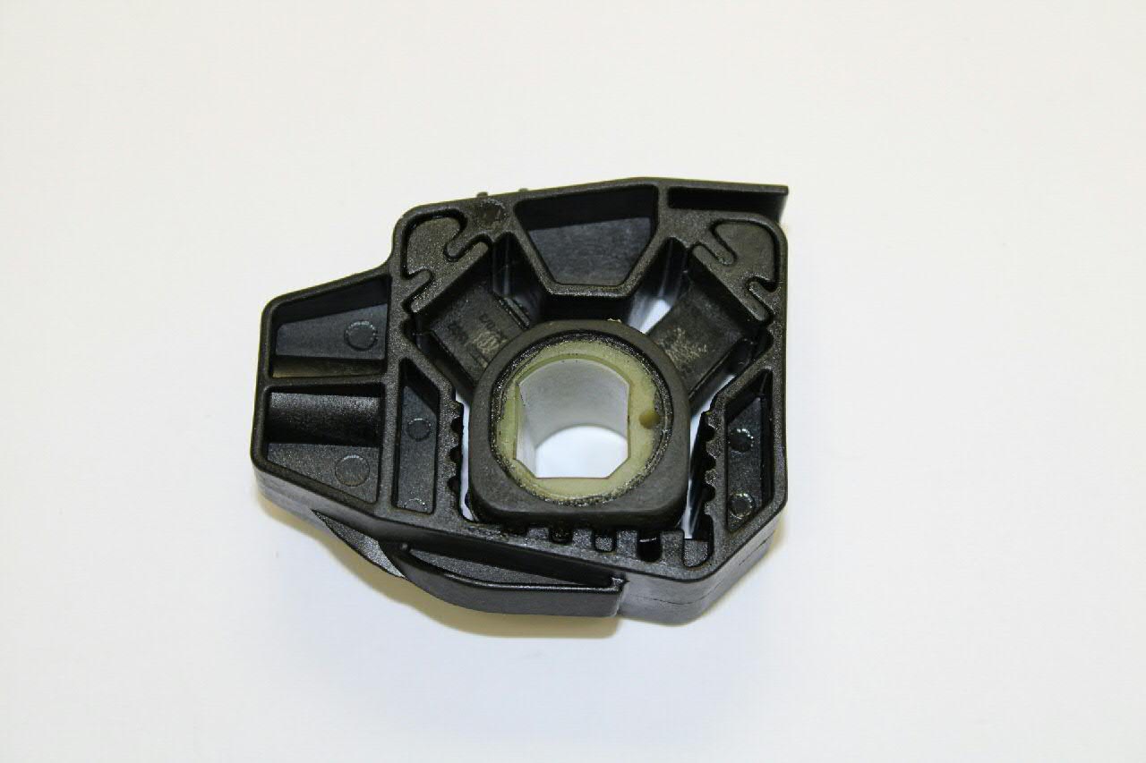 6Q0121367A VAG Consola (coxim de fixação) inferior do radiador