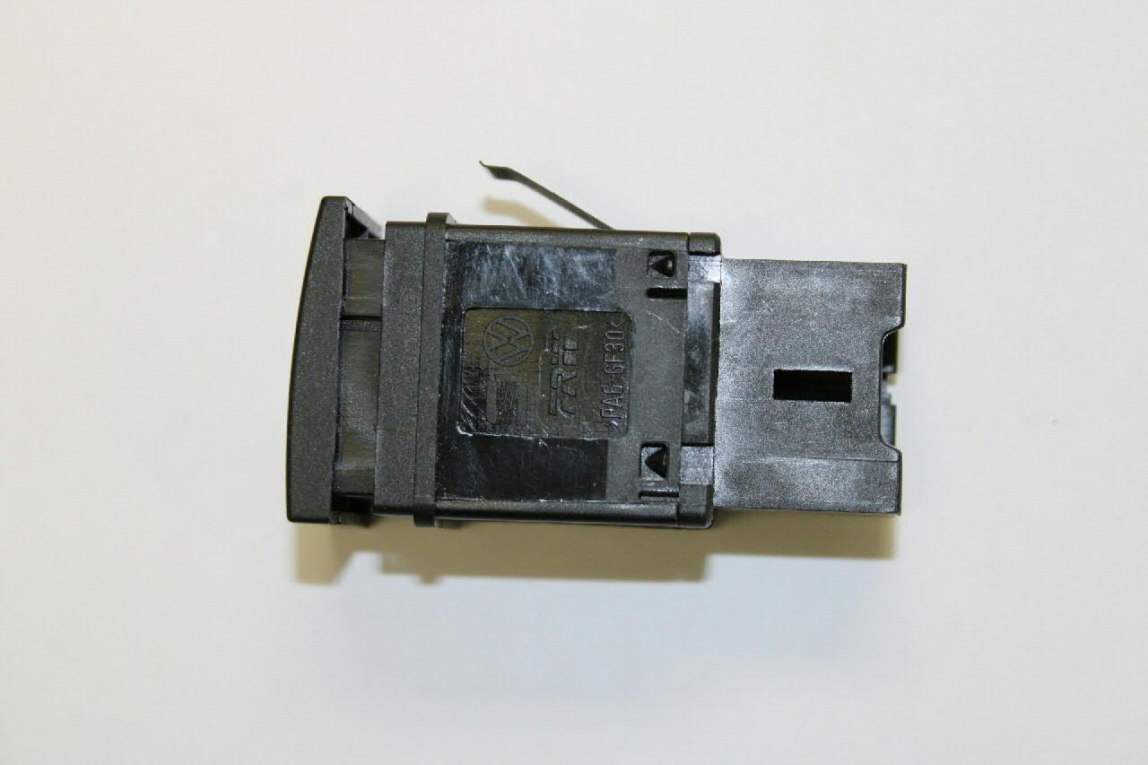 Botão de ativação do sinal de emergência Volkswagen Polo IV 9N, 9A
