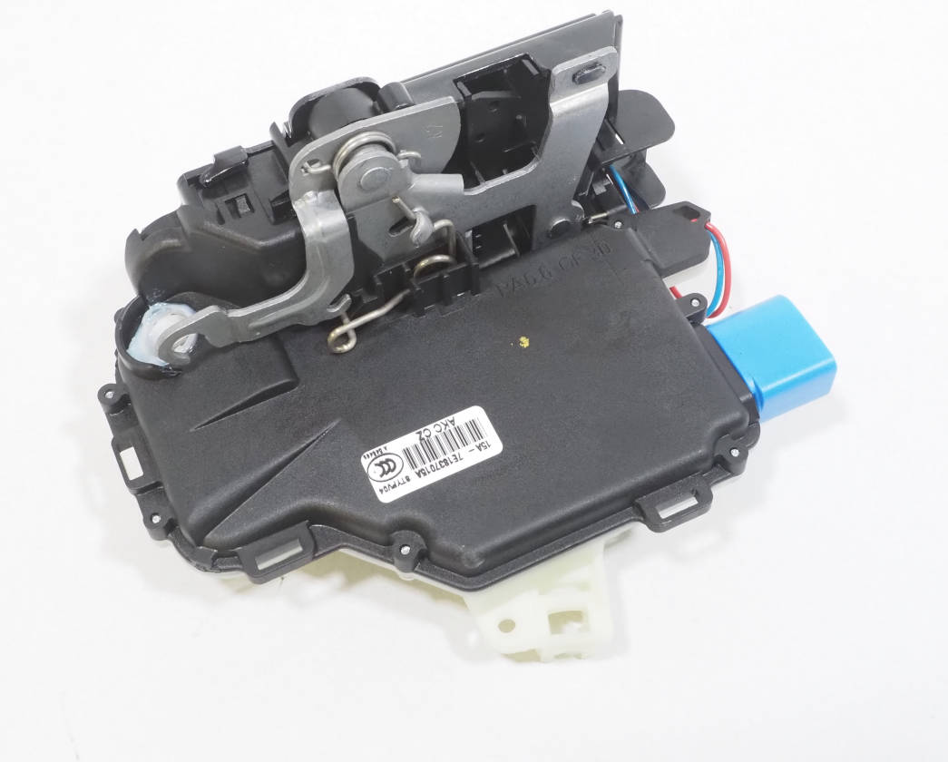 Compre 7E1837015A VAG Fecho da porta dianteira esquerda