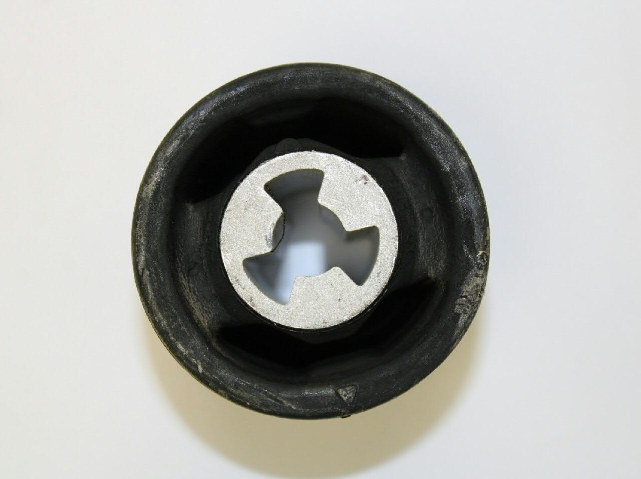 Compre 7H0501131A VAG Bloco silencioso do braço oscilante inferior traseiro