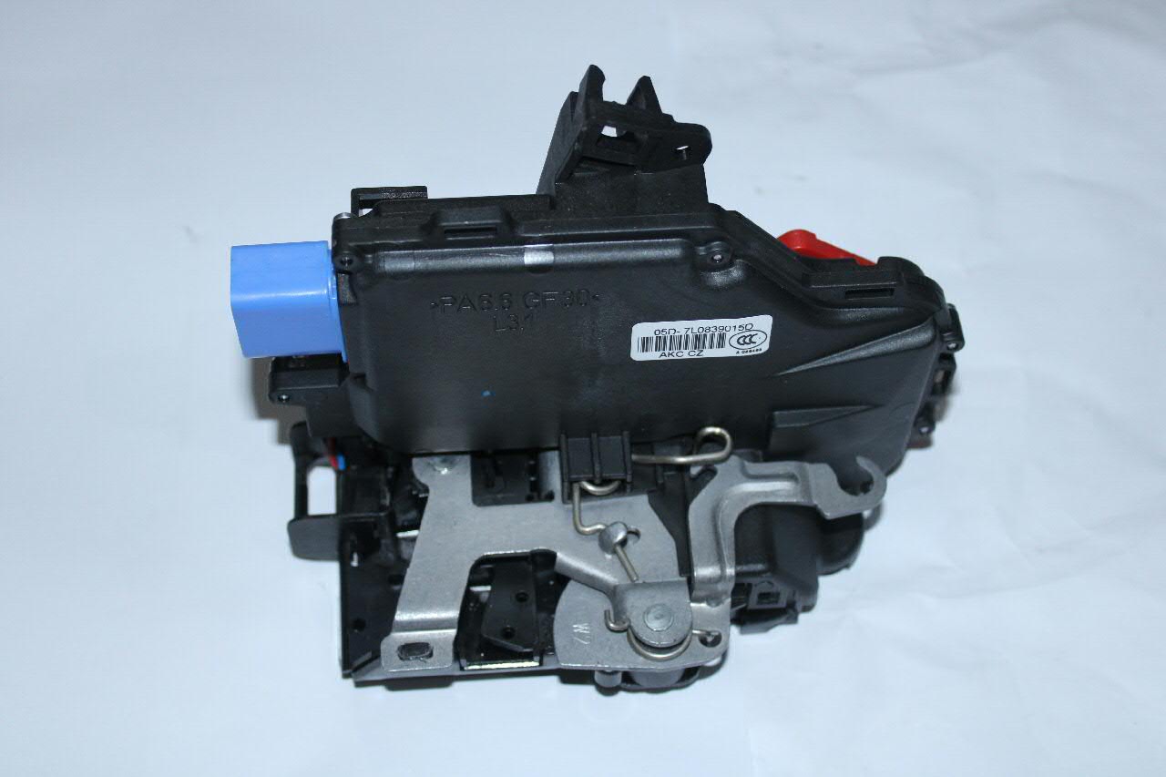 Compre 7L0839015D VAG Fecho da porta traseira esquerda