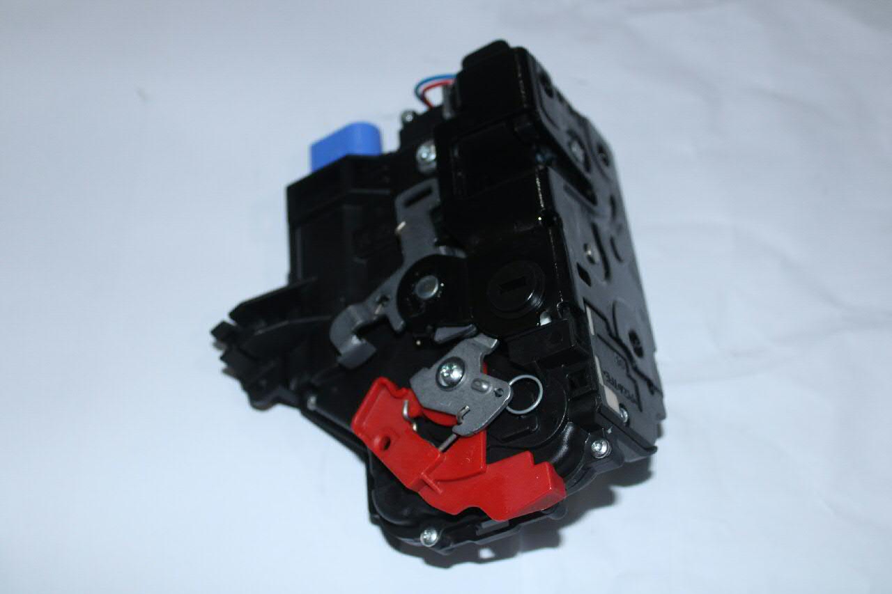 7L0839015D VAG Fecho da porta traseira esquerda
