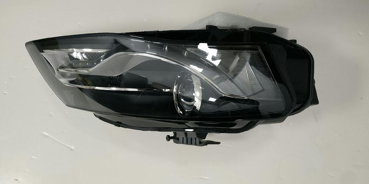 Luz direita Magneti Marelli LPN571 preço, a partir de 643,38 USD