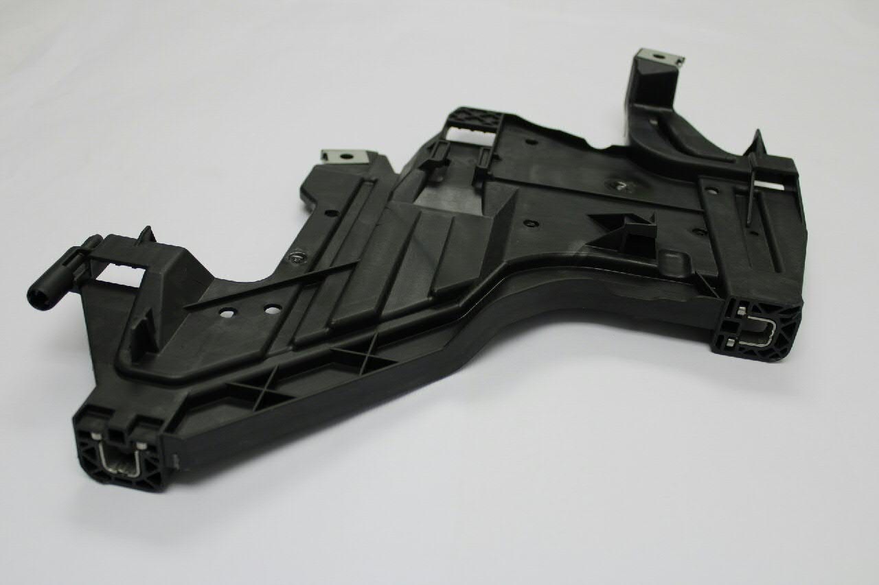 Consola (adaptador) de fixação da luz dianteira esquerda VAG 8K0941453 preço, a partir de 20,40 USD