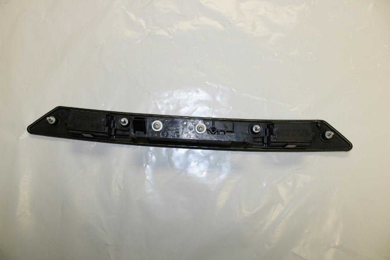 Compre 8P48275743FZ VAG Placa sobreposta de tampa de porta-malas