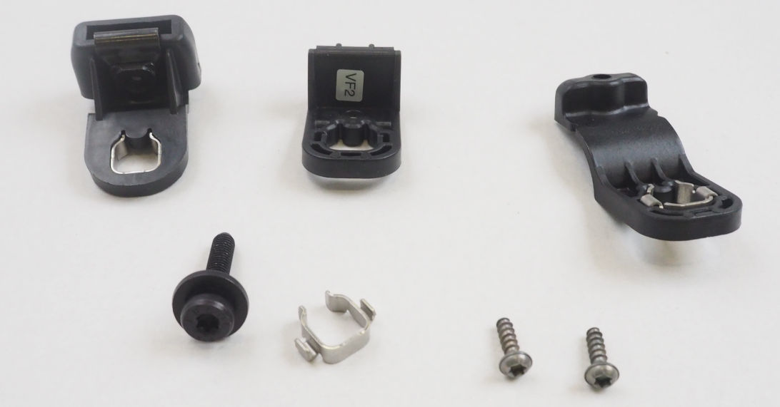 Consola (adaptador) de fixação da luz dianteira esquerda VAG 8R0998121A preço, a partir de 49,32 USD