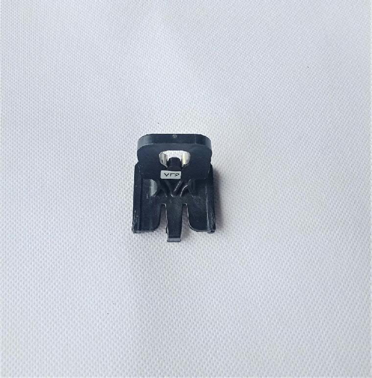 Consola (adaptador) de fixação da luz dianteira direita VAG 8V0941453A preço, a partir de 17,22 USD